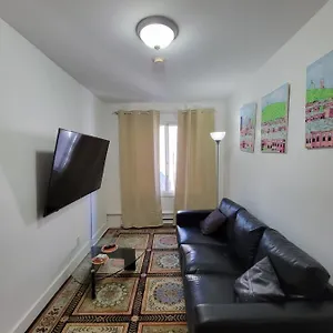 Small In -fast Wifi Apartment Montreal